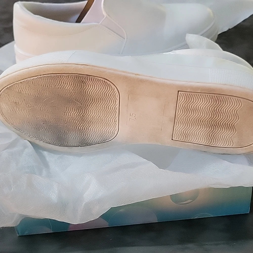 White vegan leather slip on sneakers - Picture 6 of 6